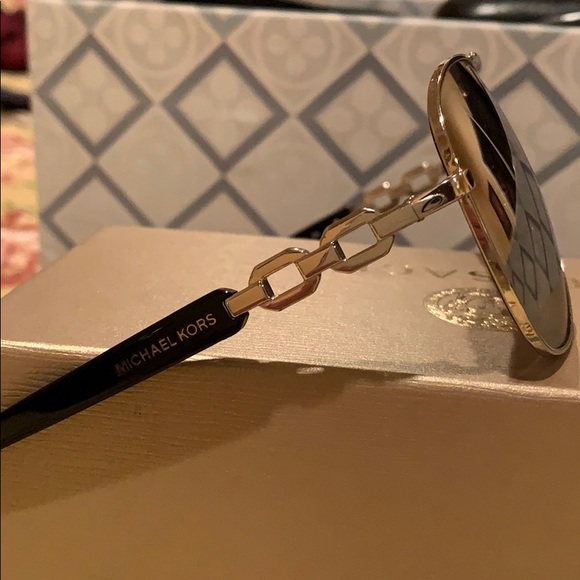 Michael Kors sunglasses - Picture 3 of 7